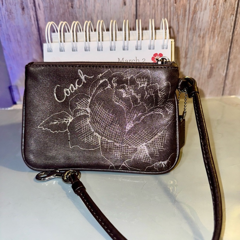 Coach Hematite Grey Floral script Wristlet Pouch RARE - EUC serial #43785 - Picture 9 of 16